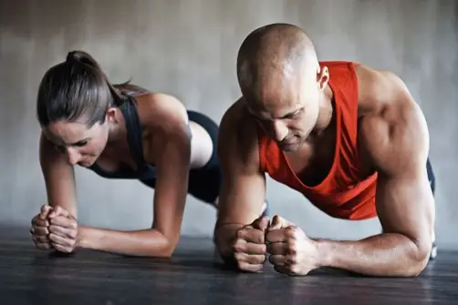 Diving Beyond Limits - Deine Tauchschule in St. Pölten - 2 Personen steigern ihre persönliche Fitness